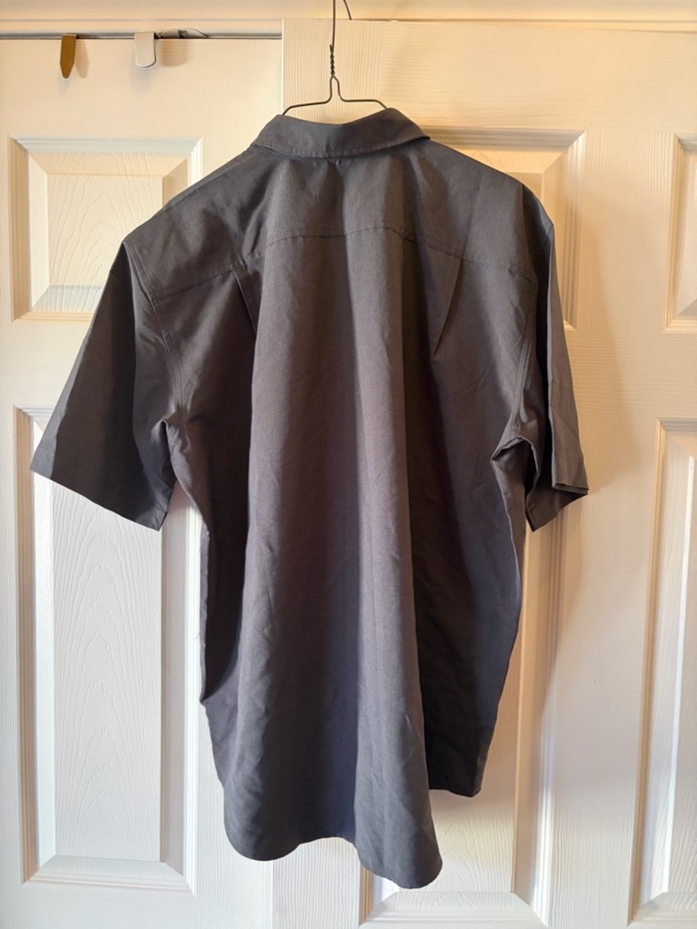 Legendary Whitetails Brown Short Sleeve Button-Down Camo Accent Shirt - Picture 2 of 5